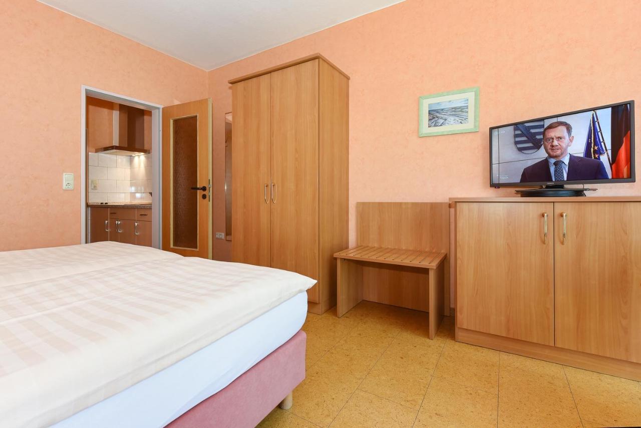 Hotel-Pension Altes Siel Bensersiel Exterior photo