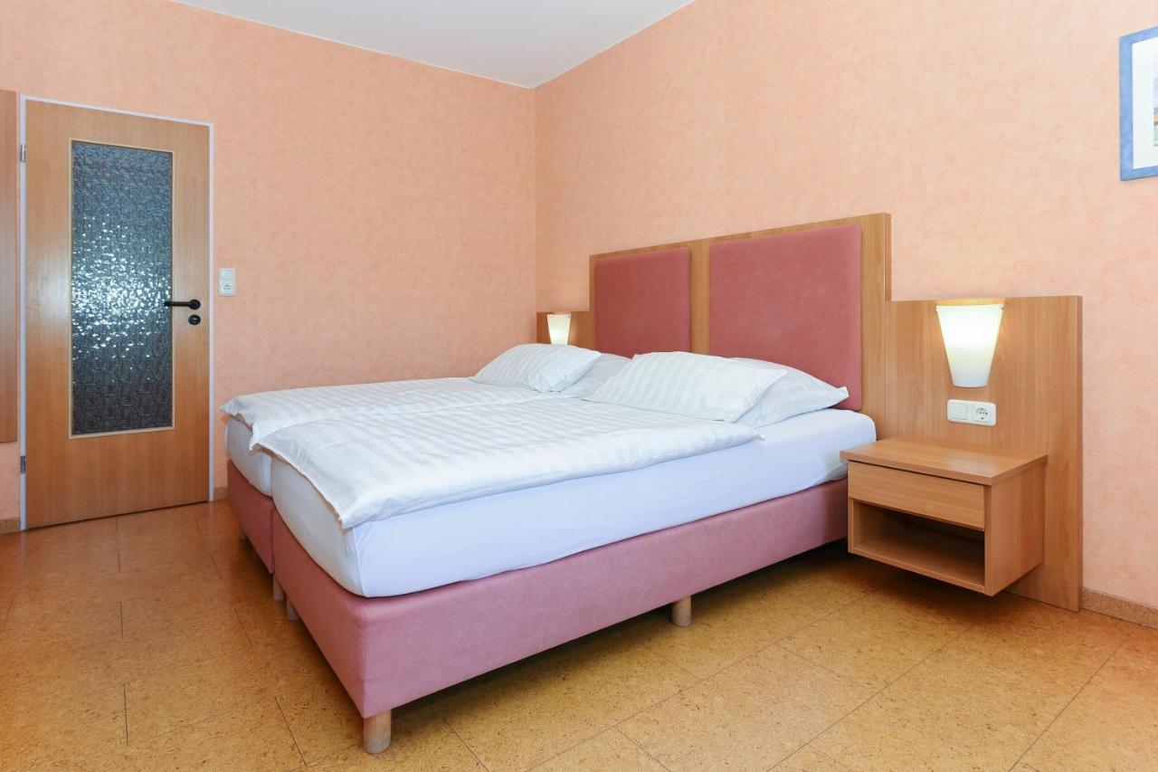 Hotel-Pension Altes Siel Bensersiel Exterior photo